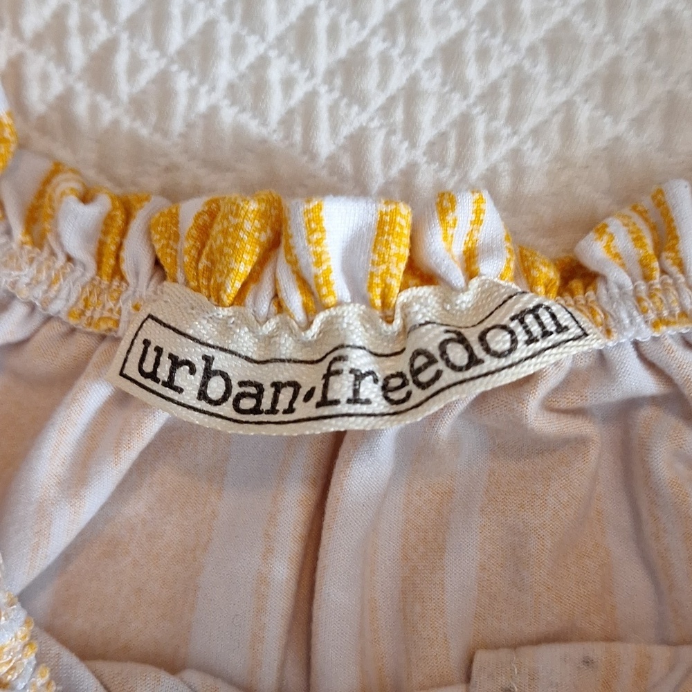 URBAN FREEDOM YELLOW AND WHITE XS BLOUSE - Picture 6 of 6